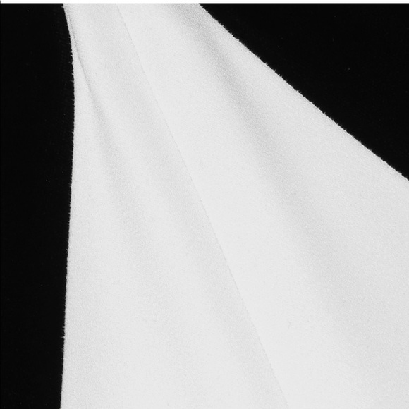 Givenchy White Gown with Black Velvet Panels - Picture 5 of 5